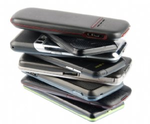 The Wealth of Mobile Users with Not So Obsolete Devices